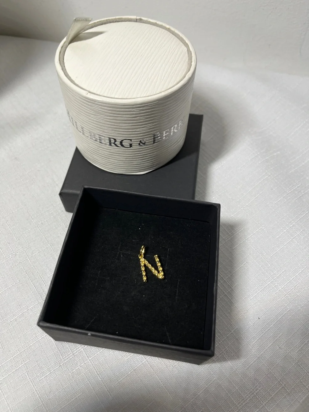 Hillberg & Berk Gold Rope Initial Letter N Charm Pendant. New. - Picture 3 of 4
